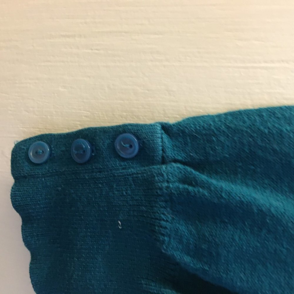 Gap Sweater - Picture 3 of 4